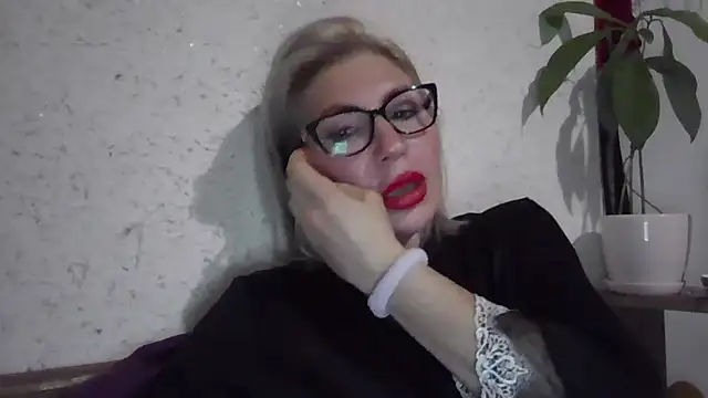 fox red lady7 online show from April 21, 2026, 6:58 pm