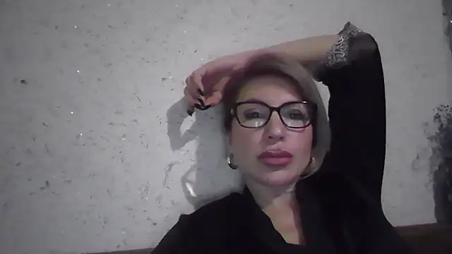 Snapshot of fox_red_lady7 chatting on March 13, 2026, 7:52 pm fox red lady7 online show from March 13, 2026, 7:52 pm