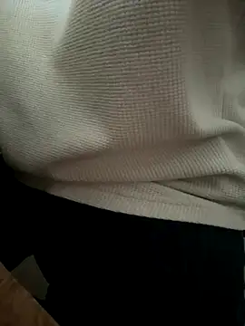 Snapshot of sonwmelt1 chatting on October 3, 2025, 6:48 am sonwmelt1 online show from October 3, 2025, 6:48 am