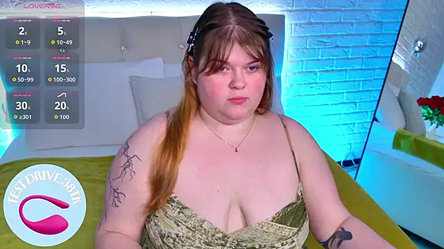 Snapshot of Mia_Ray chatting on June 19, 2026, 6:36 pm Mia Ray online show from June 19, 2026, 6:36 pm