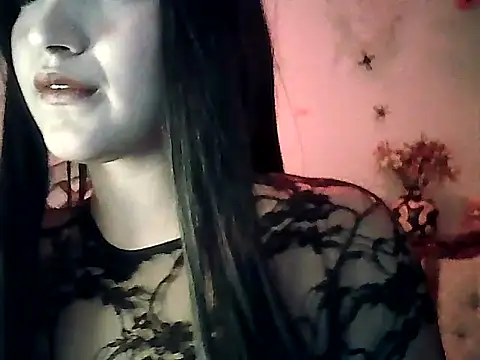 Snapshot of FallsForHerSmile chatting on November 2, 2025, 3:11 am FallsForHerSmile online show from November 2, 2025, 3:11 am