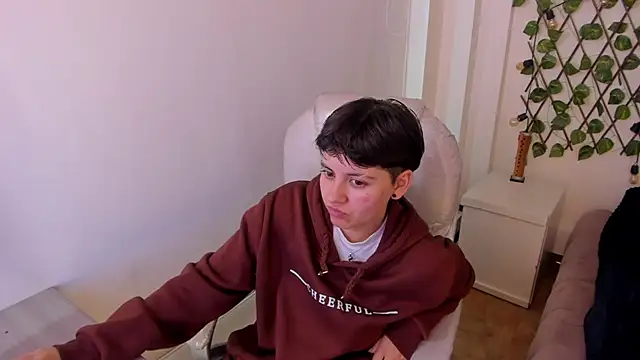 Nathaly ds online show from October 27, 2025, 7:37 pm