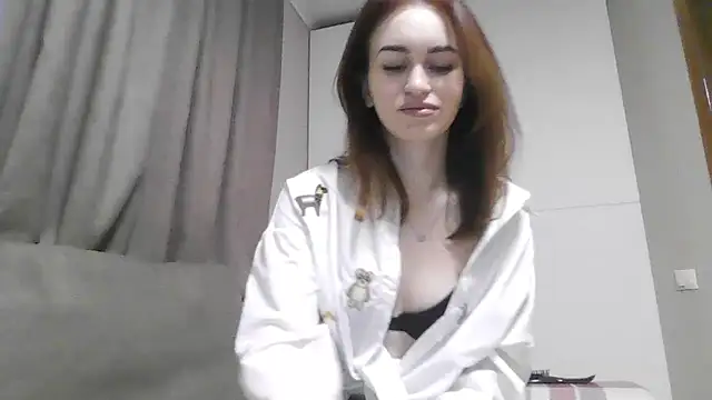 Snapshot of Requellia chatting on December 14, 2025, 12:00 pm Requellia online show from December 14, 2025, 12:00 pm