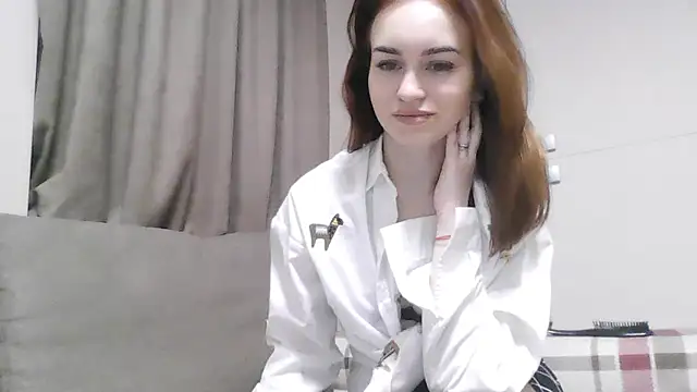 Snapshot of Requellia chatting on December 15, 2025, 12:05 am Requellia online show from December 15, 2025, 12:05 am