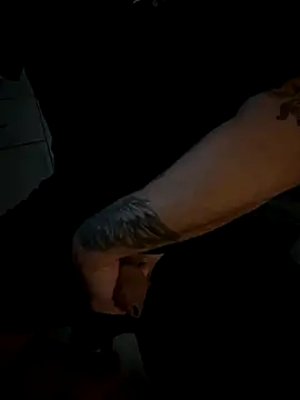 Snapshot of DavidMaros chatting on October 28, 2025, 5:18 am DavidMaros online show from October 28, 2025, 5:18 am