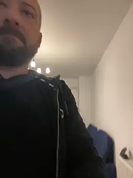 Snapshot of DavidMaros chatting on October 9, 2025, 5:52 am DavidMaros online show from October 9, 2025, 5:52 am