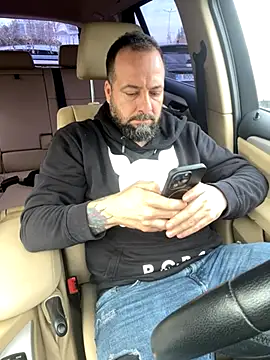 Snapshot of DavidMaros chatting on October 23, 2025, 6:23 am DavidMaros online show from October 23, 2025, 6:23 am