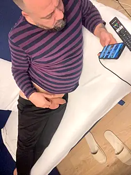 Snapshot of DavidMaros chatting on November 20, 2025, 6:58 am DavidMaros online show from November 20, 2025, 6:58 am