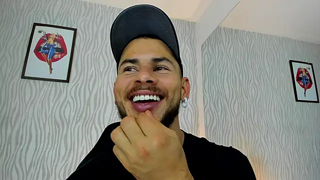 Snapshot of dylan_jacobx chatting on November 6, 2025, 3:32 am dylan jacobx online show from November 6, 2025, 3:32 am