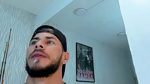 Snapshot of dylan_jacobx chatting on May 3, 2026, 1:33 am dylan jacobx online show from May 3, 2026, 1:33 am