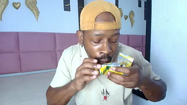 Snapshot of muller_asher chatting on October 31, 2025, 9:11 pm muller asher online show from October 31, 2025, 9:11 pm