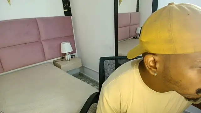 Snapshot of muller_asher chatting on November 15, 2025, 3:32 am muller asher online show from November 15, 2025, 3:32 am