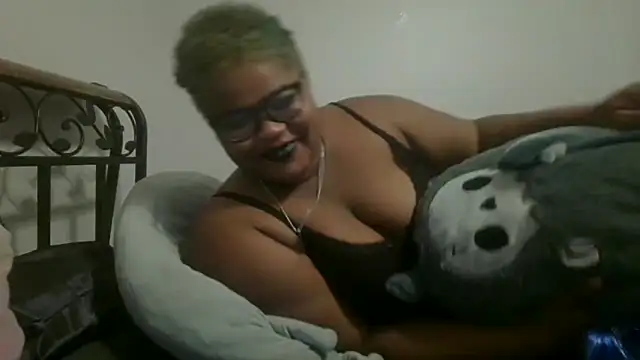 techprincessxx online show from September 14, 2025, 5:24 pm