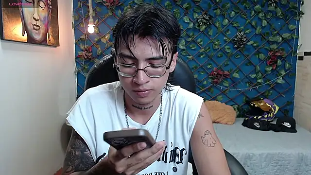 derekfly online show from October 3, 2025, 3:30 am