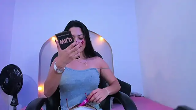 Snapshot of victoria_flores1 chatting on March 25, 2026, 9:03 pm victoria flores1 online show from March 25, 2026, 9:03 pm