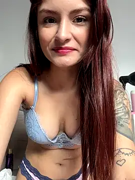 Snapshot of MarianaNinfa chatting on December 18, 2025, 8:45 pm MarianaNinfa online show from December 18, 2025, 8:45 pm