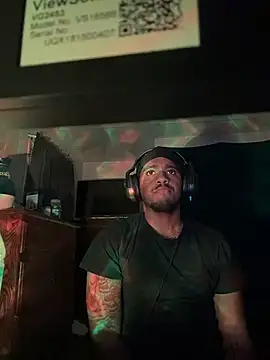 Snapshot of tyrek5051 chatting on November 20, 2025, 5:41 am tyrek5051 online show from November 20, 2025, 5:41 am