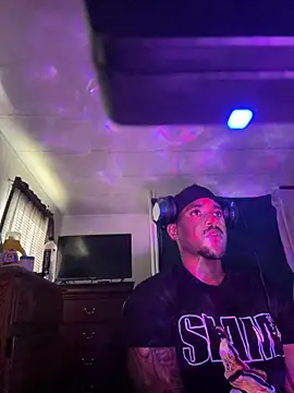 Snapshot of tyrek5051 chatting on October 19, 2025, 3:04 pm tyrek5051 online show from October 19, 2025, 3:04 pm