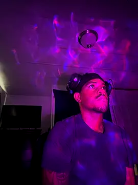 Snapshot of tyrek5051 chatting on October 18, 2025, 6:21 pm tyrek5051 online show from October 18, 2025, 6:21 pm