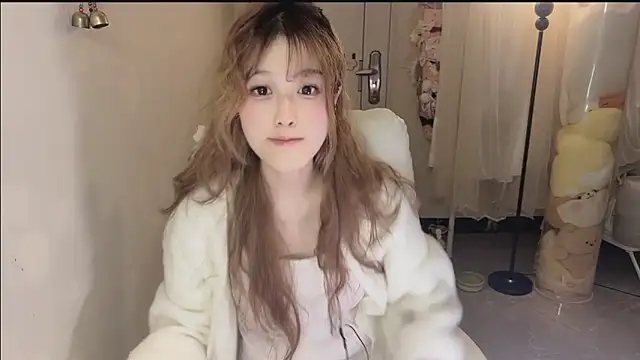 Snapshot of FuFu-puff chatting on October 27, 2025, 12:06 pm FuFu-puff online show from October 27, 2025, 12:06 pm