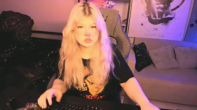 Snapshot of LilithNelson chatting on October 25, 2025, 5:46 pm LilithNelson online show from October 25, 2025, 5:46 pm