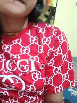 Snapshot of RAYI_Queen_2 chatting on December 4, 2025, 3:22 pm RAYI Queen 2 online show from December 4, 2025, 3:22 pm