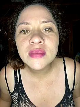 Snapshot of sabrossa chatting on December 19, 2025, 3:54 am sabrossa online show from December 19, 2025, 3:54 am