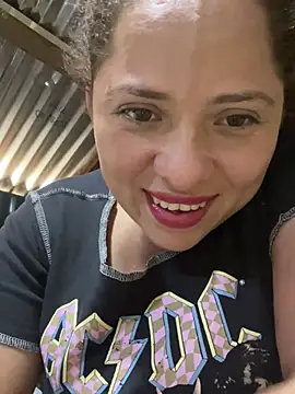 Snapshot of sabrossa chatting on February 3, 2026, 8:47 pm sabrossa online show from February 3, 2026, 8:47 pm