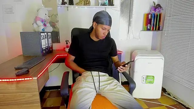 DEAMOL online show from February 5, 2026, 1:07 pm