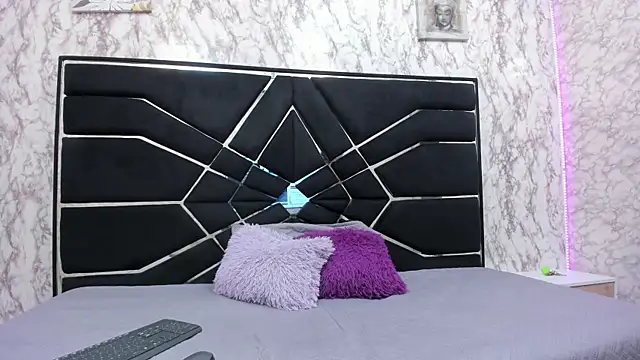 WILD FIREE  online show from November 15, 2025, 8:35 pm