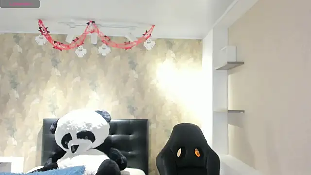 Saya Amaretto1 online show from October 16, 2025, 7:11 pm