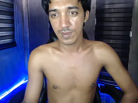 RowyCam online show from December 18, 2025, 3:11 am