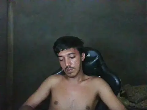 RowyCam online show from October 29, 2025, 3:38 am