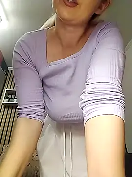 Mayaaaaaa  online show from November 27, 2025, 7:31 am