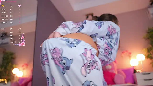 Snapshot of Vesya chatting on October 13, 2025, 6:48 am Vesya online show from October 13, 2025, 6:48 am