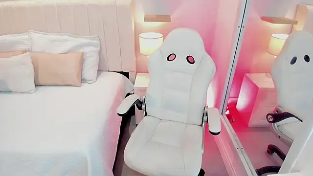 Snapshot of manyaa_ chatting on December 5, 2025, 7:23 pm manyaa online show from December 5, 2025, 7:23 pm