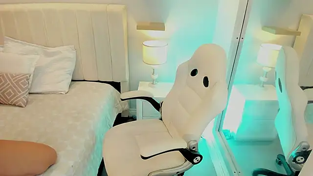 Snapshot of manyaa_ chatting on December 2, 2025, 7:48 pm manyaa online show from December 2, 2025, 7:48 pm