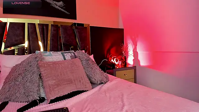 ScarletTorres online show from November 4, 2025, 6:33 pm