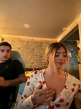 Melissa coll online show from December 3, 2025, 4:57 am