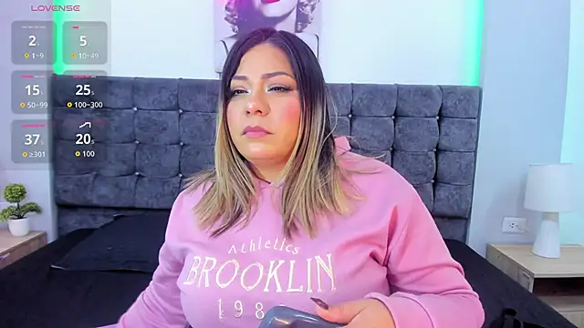 isabella horney  online show from October 18, 2025, 6:21 pm