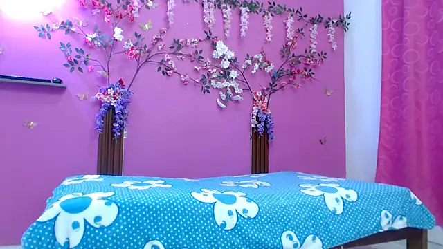 skinnybarbie022 online show from April 30, 2026, 12:28 am