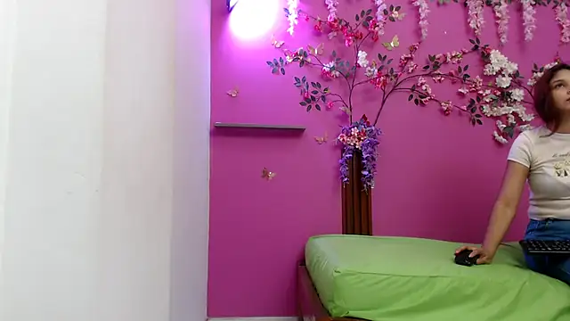 skinnybarbie022 online show from May 3, 2026, 12:38 am