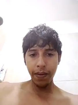 Snapshot of Eduardo_20cm chatting on May 27, 2026, 1:37 am Eduardo 20cm online show from May 27, 2026, 1:37 am