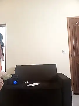 LariPrado69 online show from November 19, 2025, 6:52 pm