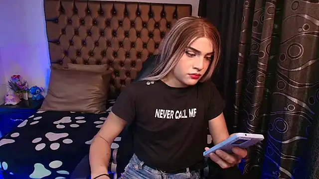 lailahdark online show from April 27, 2026, 8:40 pm