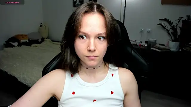 Snapshot of cute_little_ass chatting on May 4, 2026, 2:09 pm cute little ass online show from May 4, 2026, 2:09 pm