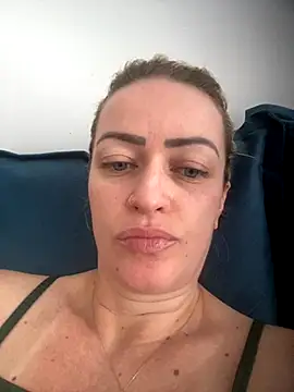 Snapshot of Alerquinasc chatting on November 2, 2025, 4:23 pm Alerquinasc online show from November 2, 2025, 4:23 pm