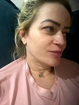 Snapshot of Alerquinasc chatting on November 9, 2025, 11:09 pm Alerquinasc online show from November 9, 2025, 11:09 pm