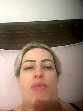 Snapshot of Alerquinasc chatting on November 30, 2025, 12:44 am Alerquinasc online show from November 30, 2025, 12:44 am