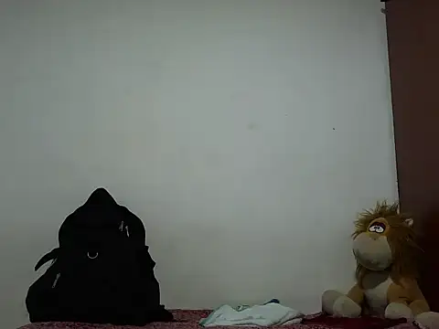 Snapshot of MeganAndMax@xh chatting on October 8, 2025, 2:35 am MeganAndMaxxh online show from October 8, 2025, 2:35 am